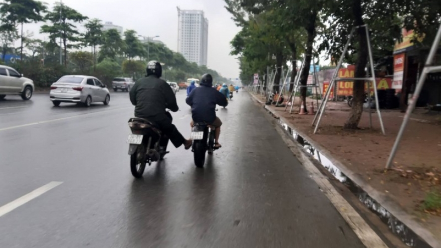 Điều khiển xe để đẩy xe của người khác có bị phạt?